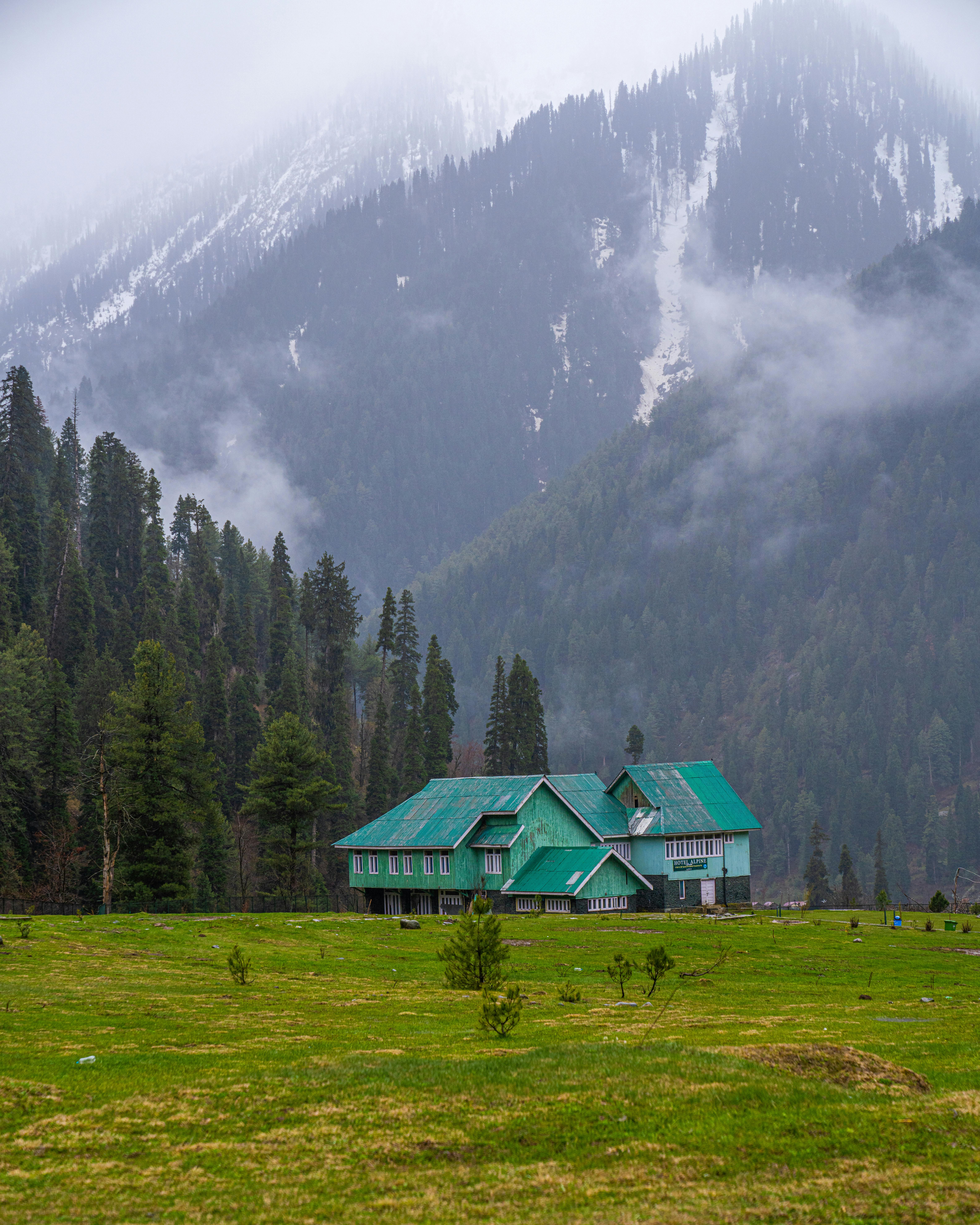 Best Time to Travel to Kashmir : A Seasonal Guide to Paradise